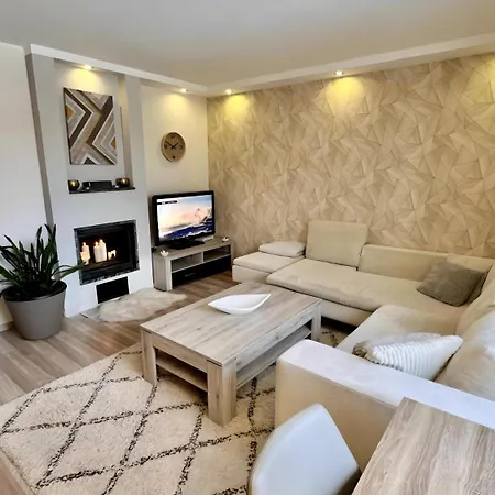 Apartman Historic Charm - Cozy Nordic Retreat In Time-honored Residency